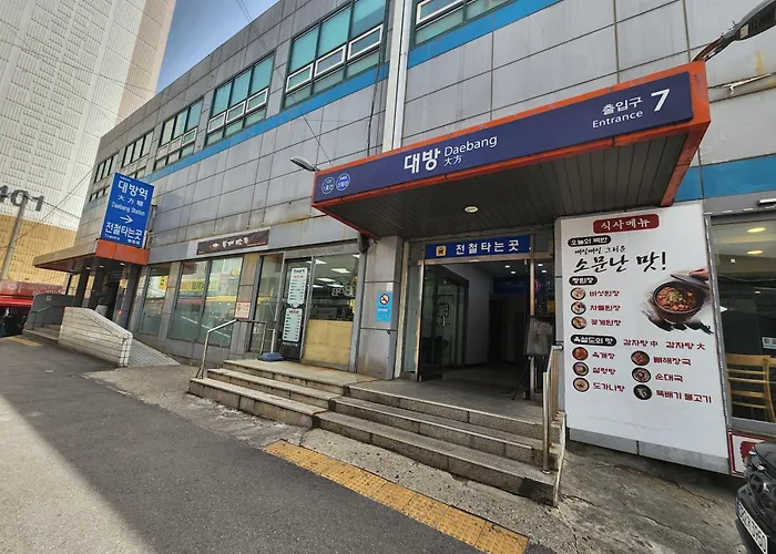 Ynny Stay#yeouido#daebang Station-line1 And Singil Station-line1,5 Saetgang Station-line9 *